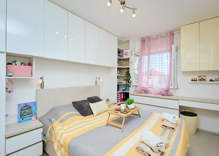 Lola 杜布罗夫尼克